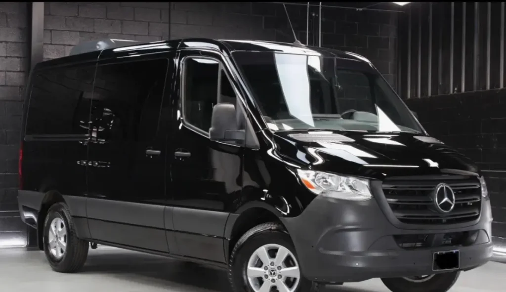 ايجار فان مع سائق في ماربيا بأفضل سعر | سائق عربي 2026 