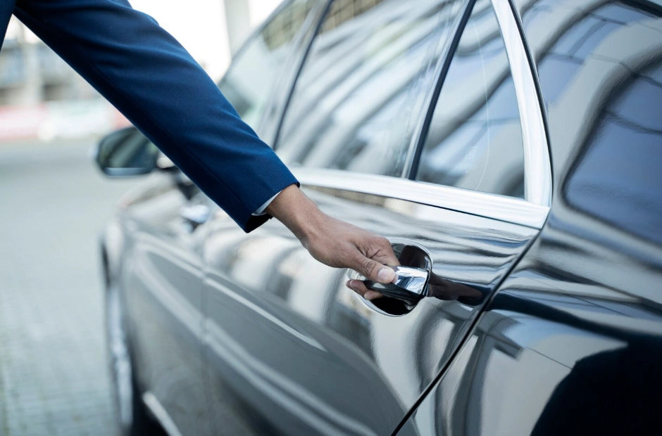 التوصيل من و إلى مطار ملقا