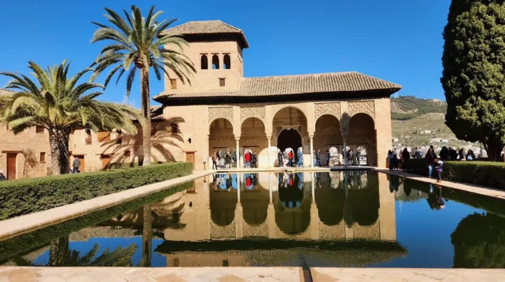 خدمة توصيل ملقا إلى غرناطة