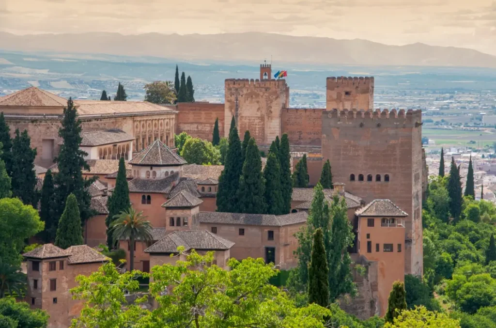 خدمة توصيل الى قصر الحمرا 