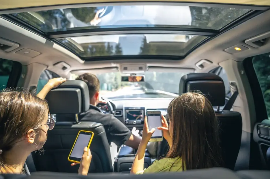 خدمة نقل من مطار ملقا