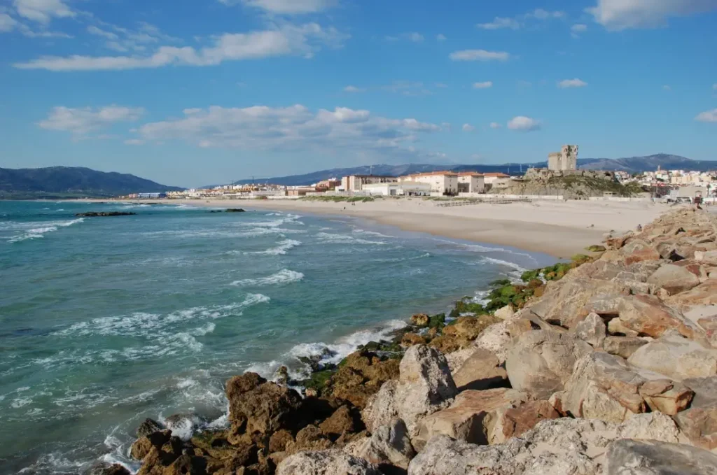 من مطار ملقا إلى تاريفا