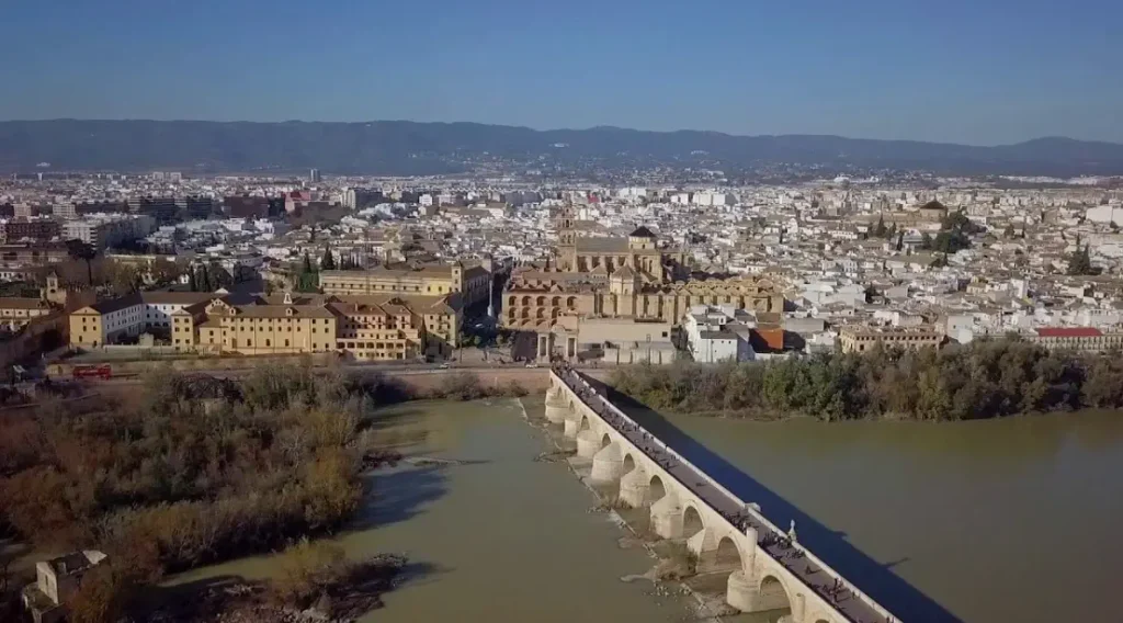 من مطار ملقا إلى قرطبة