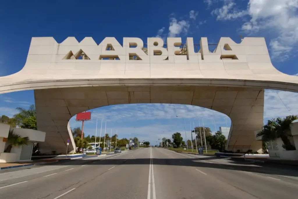 ايجار فان مع سائق في Marbella